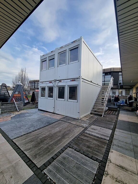 Isolierte Bürocontainer Doppelanlage für Weton Baustoffe GmbH in Limburg - 4