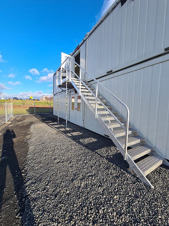 66 Container als Containeranlage mit Sanitärcontainer für Notunterkunft im Main-Kinzig-Kreis - 2