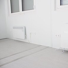 Container mit Innenausstattung