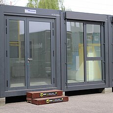 Container mit Fenster & Verglasung