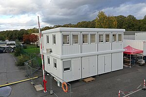 Baucontainer und Lagercontainer im Kölner Hafen für Firma Viking Technical GmbH von Außen - 1