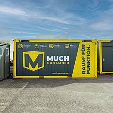 Container mit Firmenlogo oder Slogan