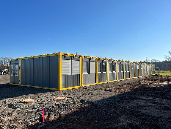 66 Container als Containeranlage mit Sanitärcontainer für Notunterkunft im Main-Kinzig-Kreis - 1