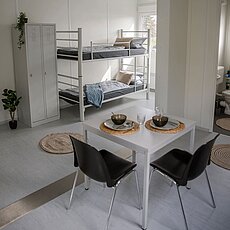 Container mit Möblierung