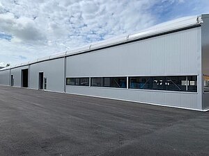 Isolierte Leichtbauhalle als Lagerhalle und Bürofläche für Bosch Thermotechnik GmbH - 1