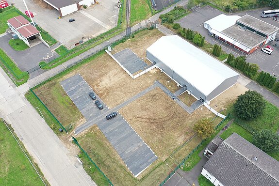 Isolierte Leichtbauhalle / Fertighalle für das Landgericht in Gießen von Oben - 2