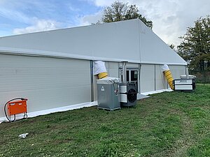 Container, Fertighalle und Zelte als Kombi-Paket für Notunterkunft in Friedberg - 1